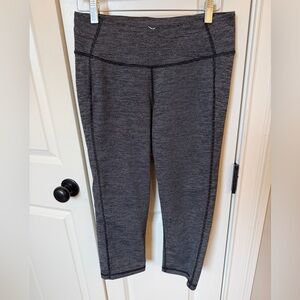 Old Navy large tall cropped go dry Active Striped Leggings capris black gray